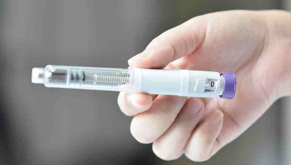 zayıflama iğnesi, zayıflama iğnesi nedir, kilo verme iğnesi, GLP-1 ilaçlar, obezite tedavisi, kilo yönetimi, endokrinoloji, online endokrinoloji uzmanı, Mounjaro, ozempic , GLP-1,  happ health