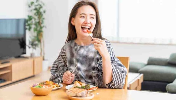 beslenme alışkanlıkları check up, check up sonuçları beslenme, kolesterol ve beslenme, kan şekeri beslenme ilişkisi, vitamin eksikliği testleri, karaciğer enzimleri beslenme, happ health