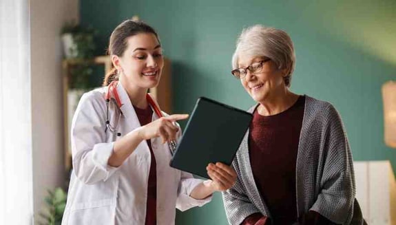 evde doktor muayenesi neleri kapsar, evde doktor muayenesi, evde doktor hizmeti, evde uzman doktor, evde muayene, evde sağlık hizmetleri, evde doktor hangi işlemleri yapar, happ health