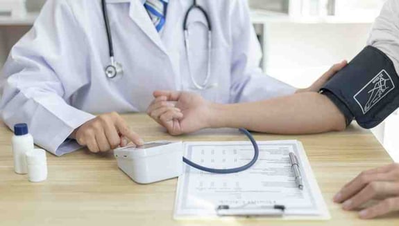 check-up, iki check-up arası belirtiler, doktora ne zaman gidilmeli, sağlık kontrolü, check-up takibi, erken tanı, happ health