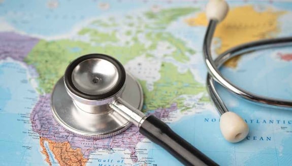 seyahat öncesi check up, yurt dışı seyahat sağlık kontrolü, seyahat öncesi hangi testler yapılmalı, yurt dışına çıkmadan önce yapılacaklar, seyahat sağlığı, seyahat aşıları, sarı humma aşısı, sıtma korunması, kan tahlili, hemogram, kan şekeri, karaciğer fonksiyonları, böbrek fonksiyonları, kronik hastalık takibi, seyahat öncesi doktor kontrolü, uluslararası seyahat sağlığı, sağlık raporu, seyahat ilaçları, kadın check up, erkek check up, Medical Park check up, Liv Hospital check up, check up paketleri, happ health