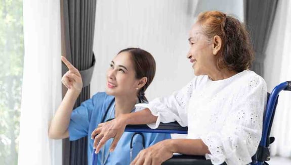 evde 24 saat hemşire hizmeti, evde 24 saat hemşire refakati, evde hemşirelik, evde bakım, evde sağlık hizmetleri, hasta takibi, happ health