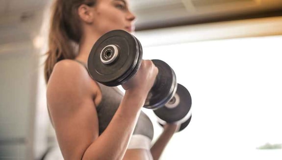 fitness check-up, ağırlık antrenmanı check-up, sporcu check-up, spor yapanlar için check-up, kas sağlığı testleri, CK testi, kreatin kinaz, böbrek fonksiyonları, kreatinin, üre, eGFR, karaciğer fonksiyonları, ALT, AST, elektrolit, sodyum, potasyum, magnezyum, D vitamini, B12 vitamini, ferritin, tam kan sayımı, testosteron, tiroid testleri, TSH, serbest T4, kan şekeri, HbA1c, lipid profili, kolesterol, EKG, kalp sağlığı, sporcu sağlığı, check-up hizmetleri, happ health