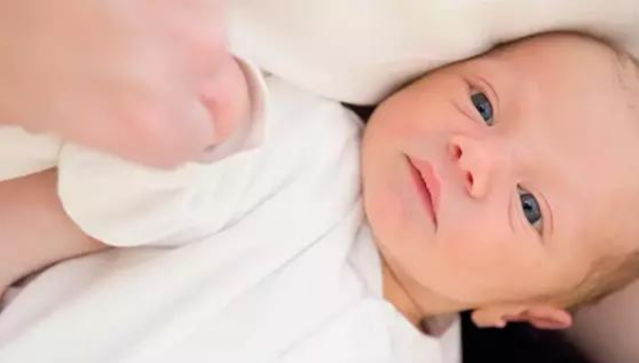 prematüre bebekler, prematüre doğum, Dünya Prematüre Çocuklar Günü, prematüre farkındalık, erken doğum, neonatal bakım, bebek sağlığı, prematüre destek, prematüre aileleri