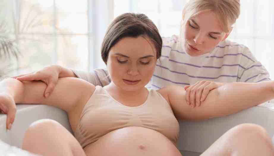 Suda Doğum Nedir? Avantajları ve Riskleri Nelerdir?