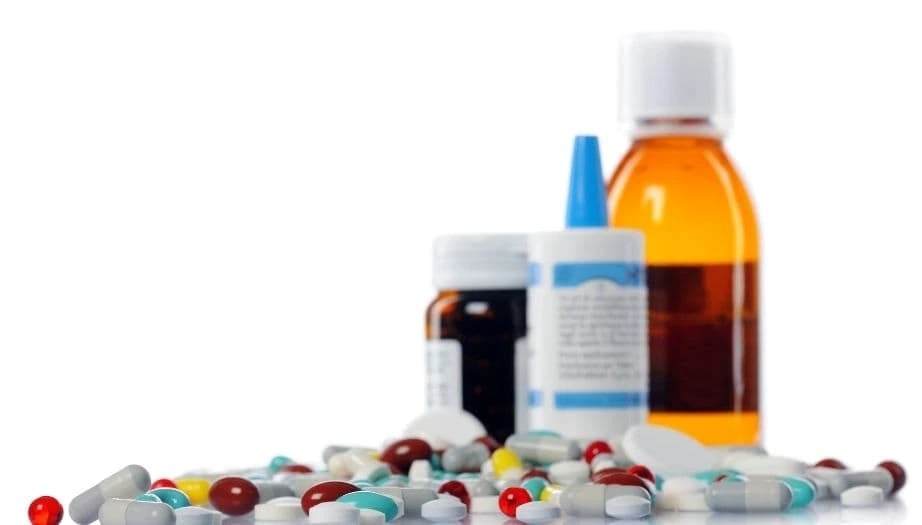 açılmış ilaçların kullanım süresi, ilaç saklama koşulları, son kullanma tarihi geçmiş ilaçlar, şurup bozulma belirtileri, ilaç güvenliği