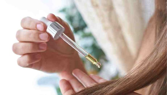 keratin, saç bakımı, keratinin faydaları, keratin bakımı, saç sağlığı, saç onarımı, yıpranmış saç, parlak saç, pürüzsüz saç, saç güçlendirme