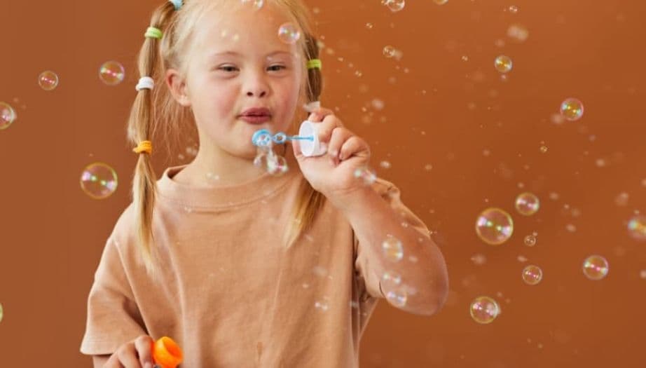 Down Sendromu, Down Sendromu Teşhisi, Down Sendromu Tedavisi, Genetik Testler, Fizyoterapi, Özel Eğitim, Tedavi Yöntemleri, Prenatal Testler, Koryonik Villus Örneklemesi, Amniyosentez