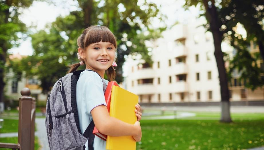 okula dönüş kaygısı, çocuklarda okula dönüş kaygısı, ebeveynlerde okula dönüş kaygısı, okul kaygısı belirtileri, okul kaygısı nedenleri, okul kaygısı nasıl geçer, tatil sonrası okul kaygısı, okula başlama kaygısı, okul uyum süreci, çocuklarda okul stresi, ebeveyn kaygısı, okul adaptasyonu, okul psikolojisi, okulda ayrılık kaygısı, okulda sosyal uyum