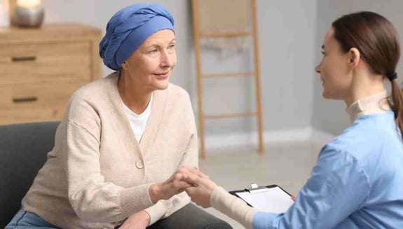 kanser tedavisi evde bakım, evde hemşire desteği, kanser hastası bakımı, evde sağlık hizmetleri, semptom takibi, destekleyici bakım, tedavi sonrası bakım, happ health