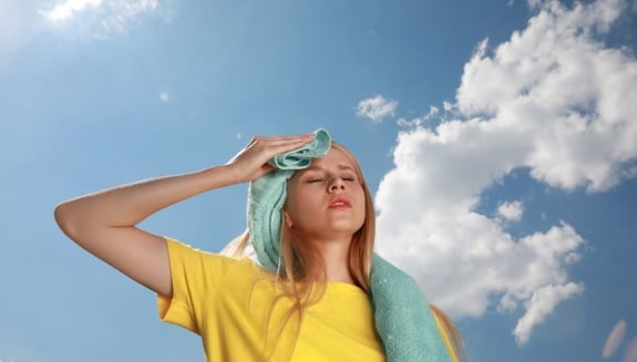 güneş zehirlenmesi, güneş zehirlenmesi belirtileri, güneş zehirlenmesi nedir, güneş çarpma belirtileri, güneş çarpmasına ne iyi gelir, hafif güneş çarpmasına ne iyi gelir, güneş çarpmasının belirtileri, güneş çarpmasına hangi ilaç iyi gelir, güneş çarpmasına ne iyi gelir evde, güneş çarpmasının belirtileri nelerdir, güneş çarpmasına karşı ne yapılır, güneş çarpmasına en iyi ne gelir, güneş çarpmasında ne yapmak gerekir