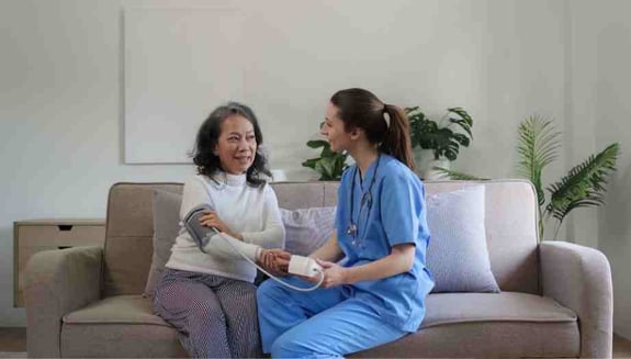 evde doktor çağırma hizmeti nasıl işler, evde doktor çağırma, evde doktor hizmeti, evde muayene, evde sağlık hizmetleri, eve doktor çağırma süreci, evde doktor kimler için uygundur, happ health