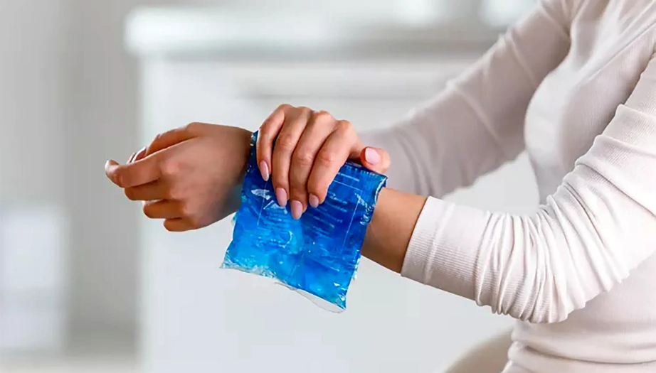 buz yanığı, buz yanığı belirtileri, buz yanığı tedavisi, buz yanığı nedir, buz yanığı ilk yardım, buz yanığına ne iyi gelir, buz yanığı nasıl geçer, buz yanığı evde tedavi, soğuk ısırığı, soğuk kompres zararları, buz yanığı riski, ciltte buz yanığı, buz yanığı kalıcı iz, buz torbası yanığı, donmaya bağlı cilt hasarı