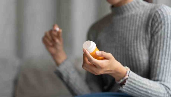 vitamin eksikliği, vitamin eksikliği belirtileri, check-up, d vitamini testi, b12 testi, folat, ferritin, takviye kullanımı, kan tahlili, happ health