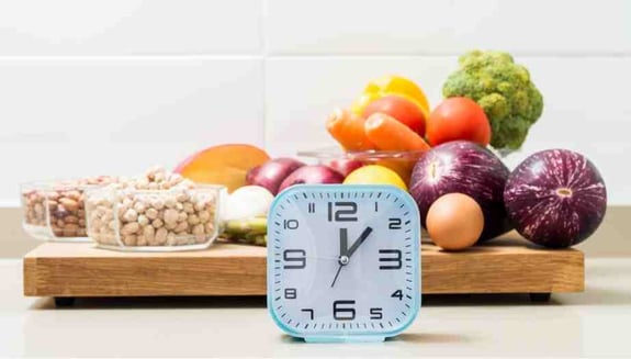 otofaji nedir, oruç ve otofaji, hücresel temizlik, yaşlanma ve otofaji, kalori kısıtlaması, aralıklı oruç, hücresel yenilenme, happ health