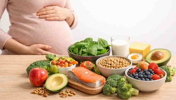 gebelikte beslenme, hamilelikte ay ay beslenme, hamilelikte ne yenmeli, gebelik beslenme tablosu, online diyetisyen, online doktor, check-up, evde sağlık hizmetleri, happ health