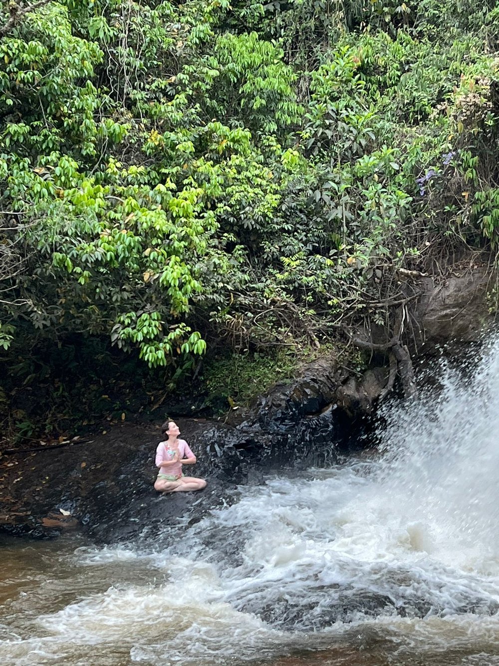 Meditação na Cachoeira do Salto
