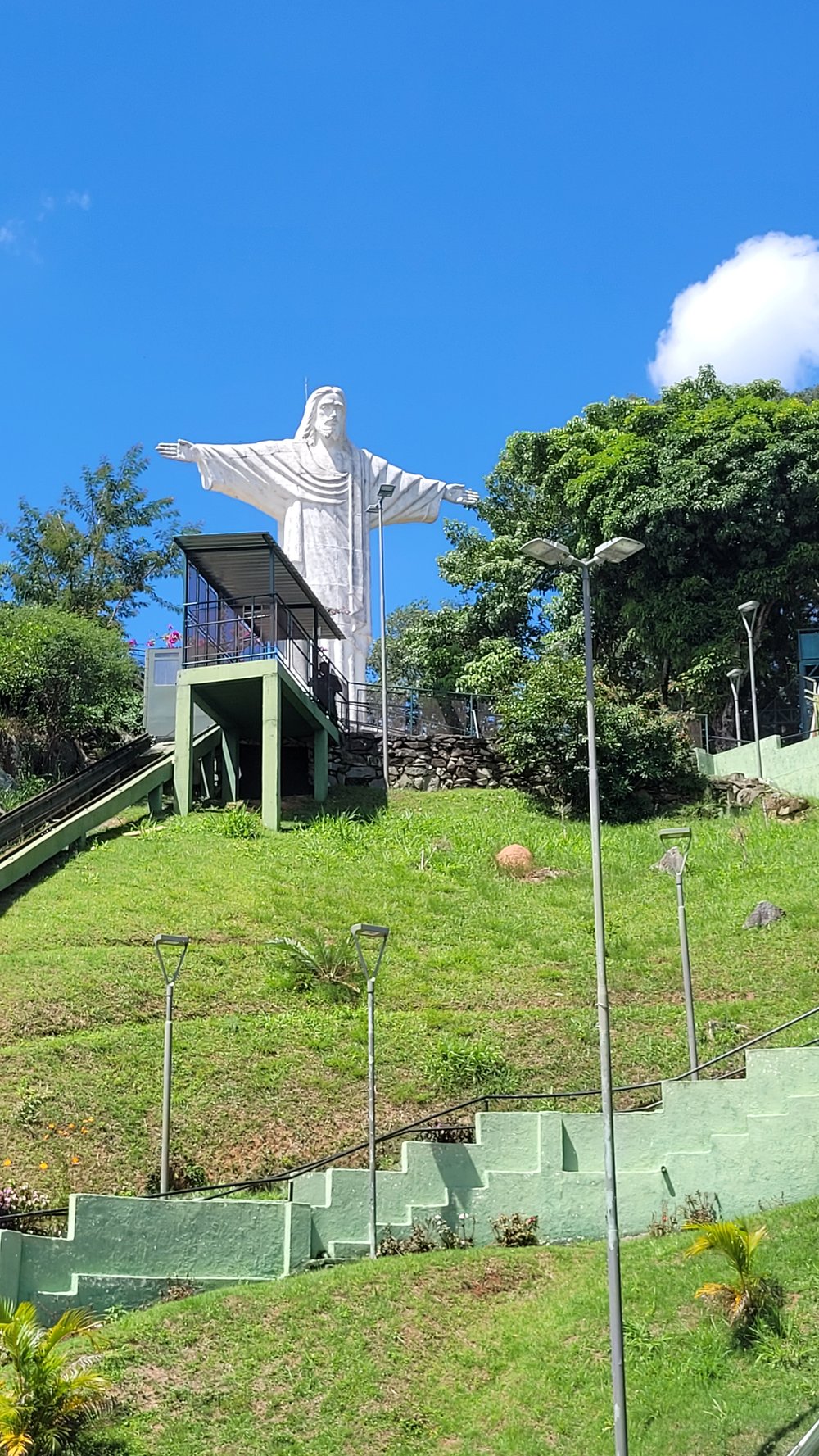TOUR PELO CIRCUITO DAS ÁGUAS PAULISTA / CAFÉ ESPECIAL, CACHAÇA DE ALAMBIQUE E HISTÓRIA! Com saída em Holambra