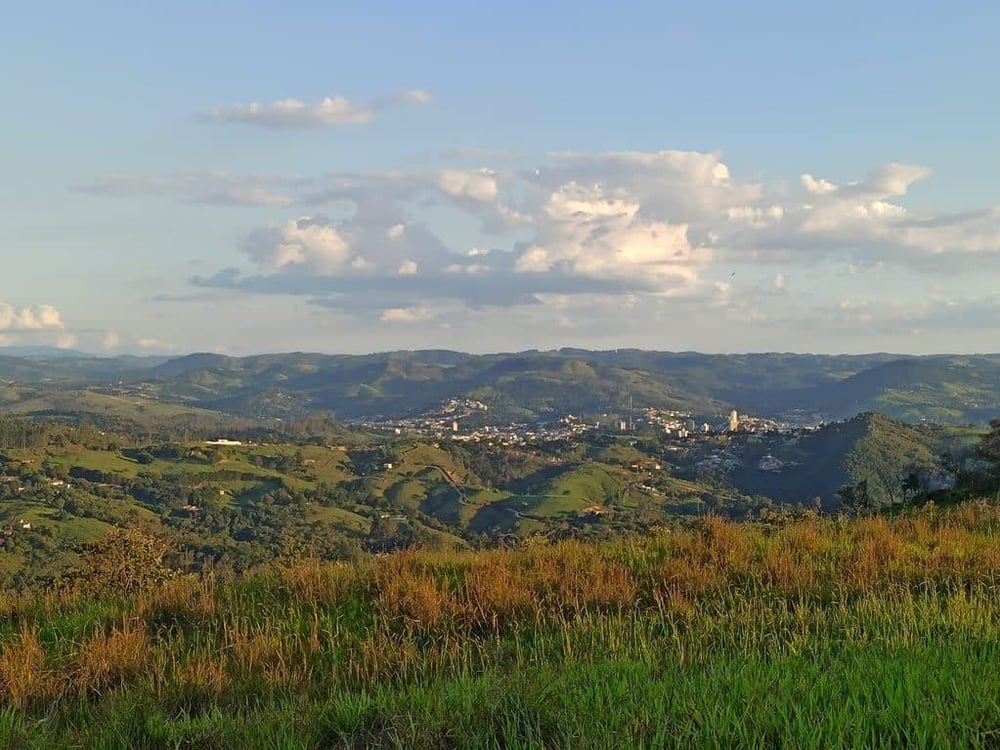 ROTEIRO DO VINHO E DO PÔR DO SOL EM CARRO 4X4 