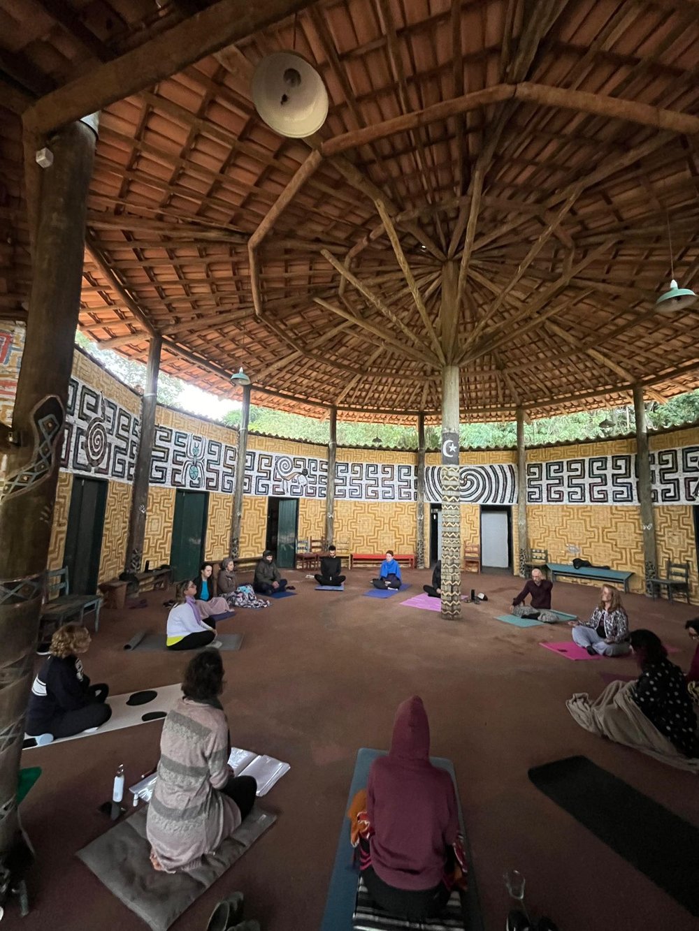 Meditação na Oca dos Curutus