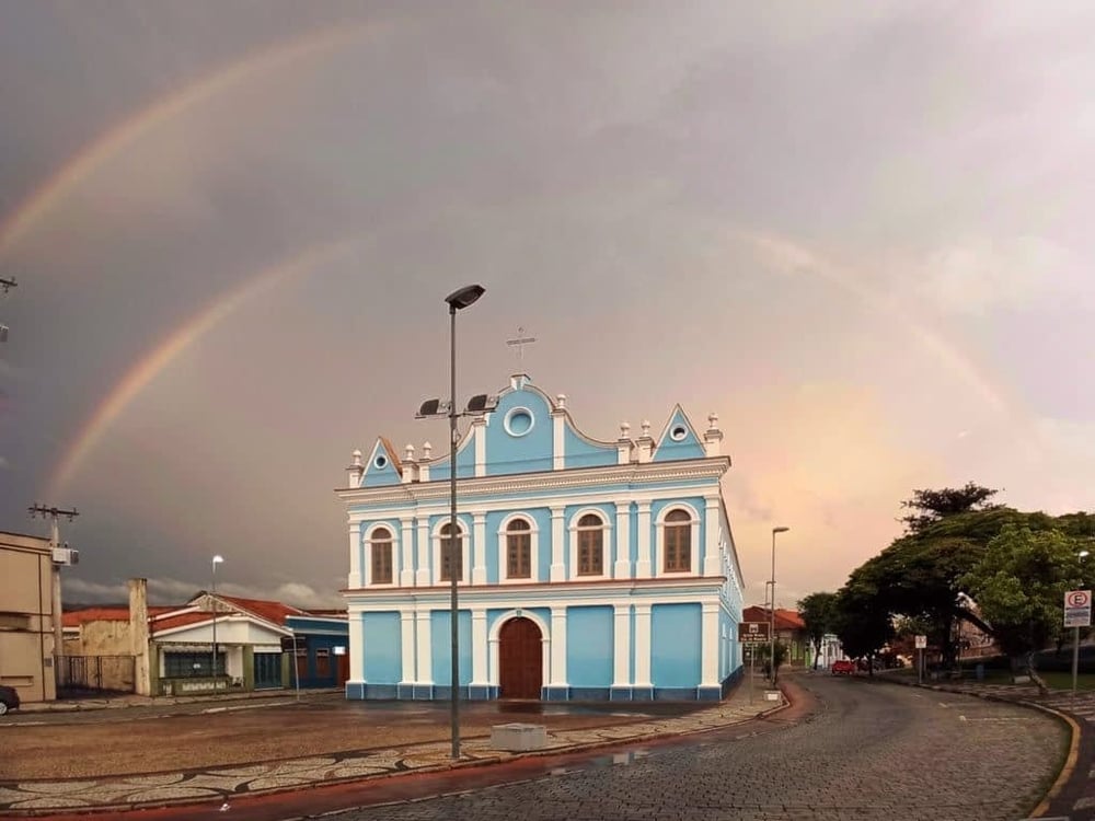 ROTEIRO DO VINHO E DO PÔR DO SOL EM CARRO 4X4 