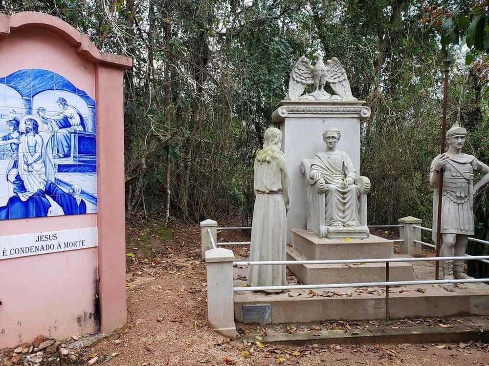 TOUR PELO CIRCUITO DAS ÁGUAS PAULISTA / CAFÉ ESPECIAL, CACHAÇA DE ALAMBIQUE E HISTÓRIA! Com saída em Holambra