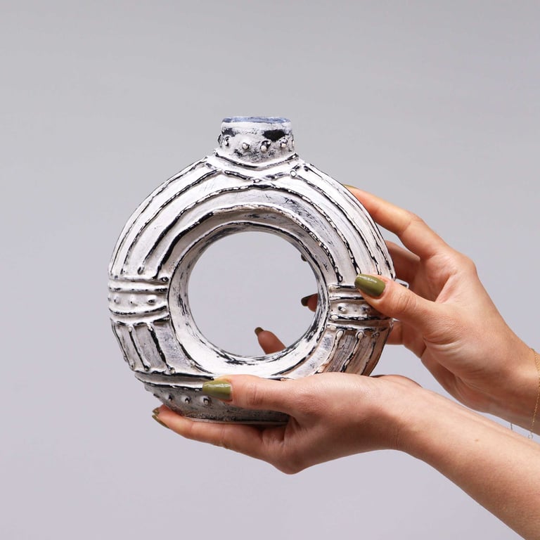 18cm Round Donut Vase (Cream) - Decorative Home Accessory