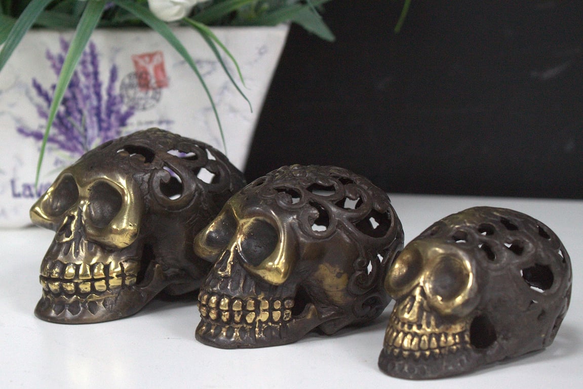 Medium Vintage Brass Skull Sculpture - Decorative Home Accessory