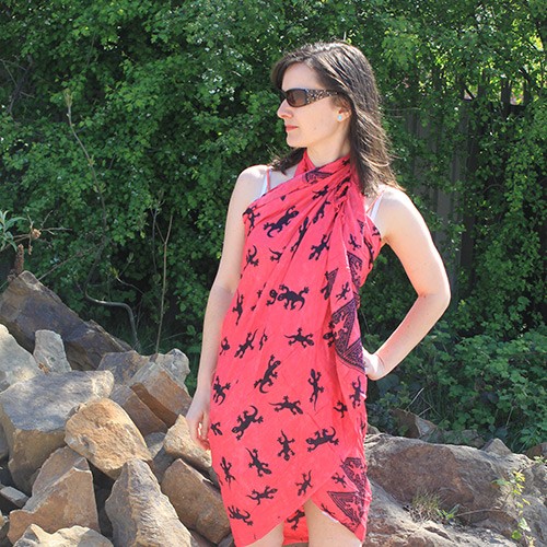 Bali Gecko Sarong - Tropical Beach Cover-Up, Gecko Print, Pink Colorway