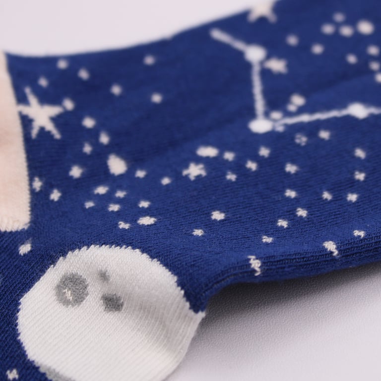 Hop Hare Bamboo Socks - Moon Walk - Medium/Large Size, Soft and Breathable Bamboo Fibers for Comfort