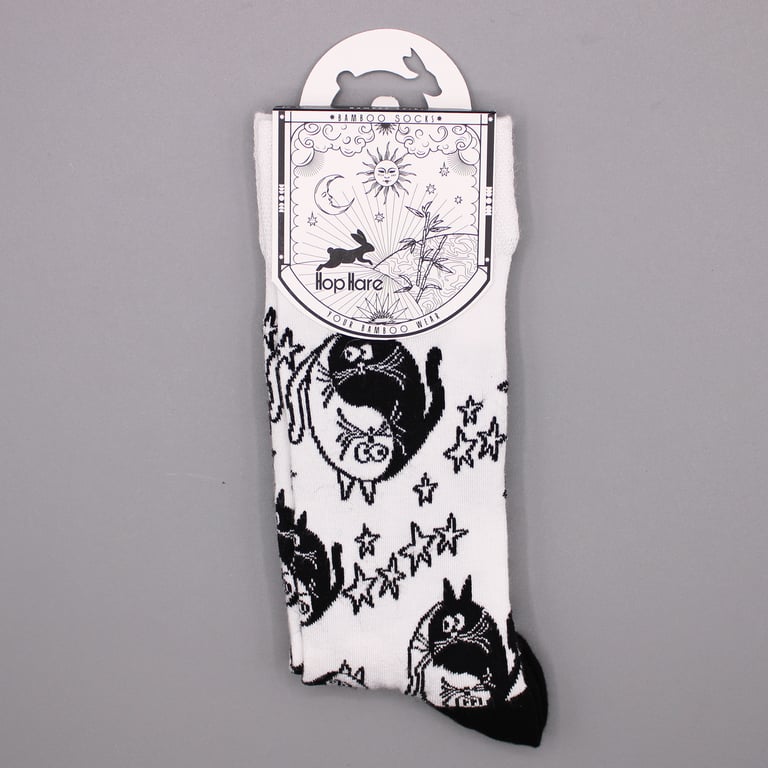 Hop Hare Bamboo Socks - Eco-Friendly SM Size with Natural Ying Yang Pattern