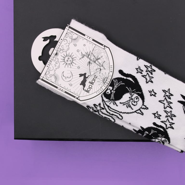 Hop Hare Bamboo Socks - Eco-Friendly SM Size with Natural Ying Yang Pattern