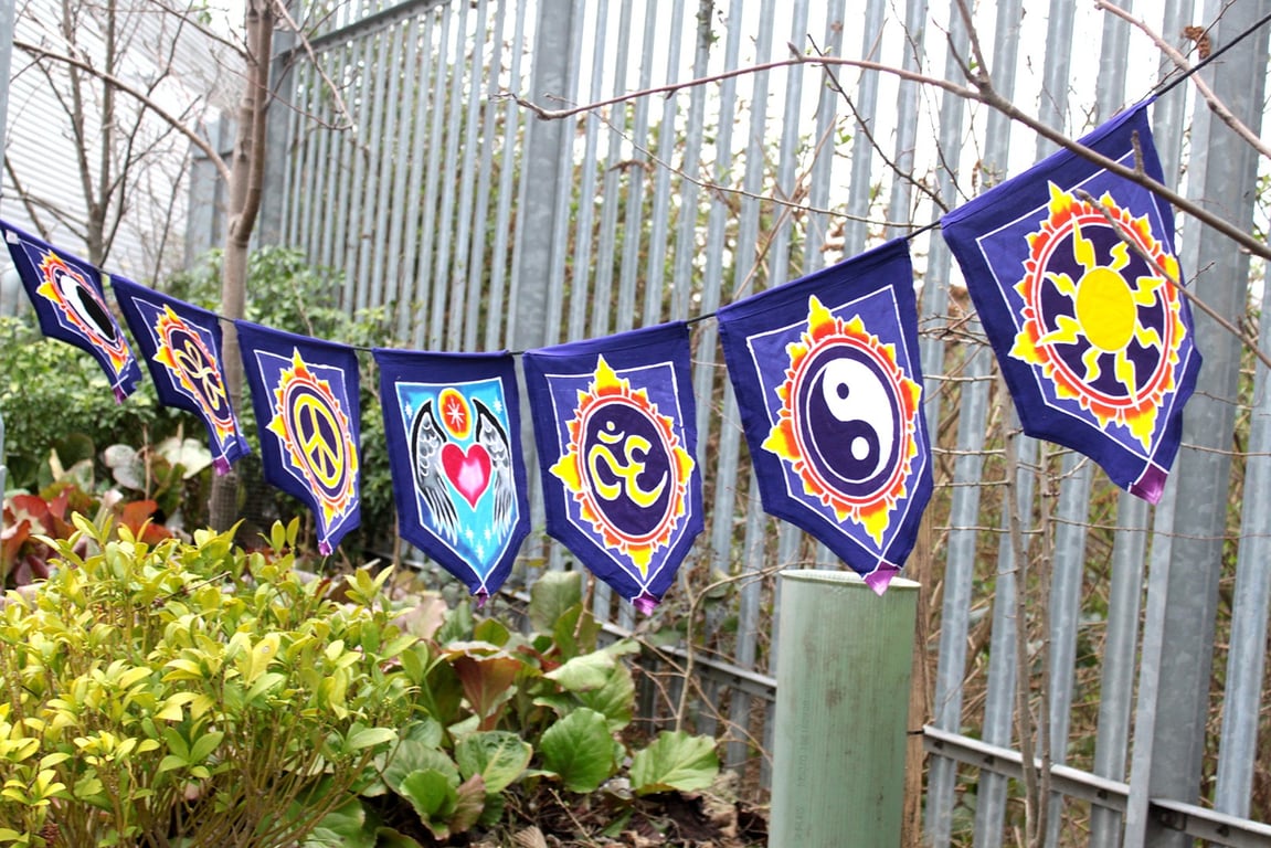 7x Flag Banner - Center Love Design - 7 Flags Brand