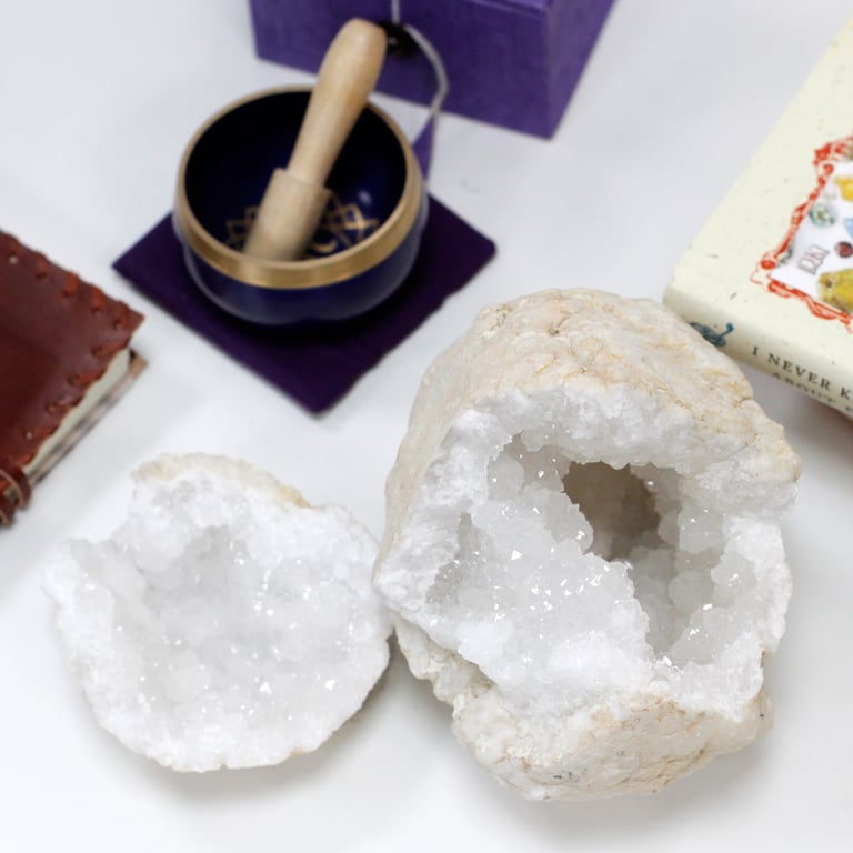 Large Geodes - 15-18 cm Diameter - Calsite This title provides a clear description of the product, includes the main keywords (Large Geodes and Calsite), and follows the required format.