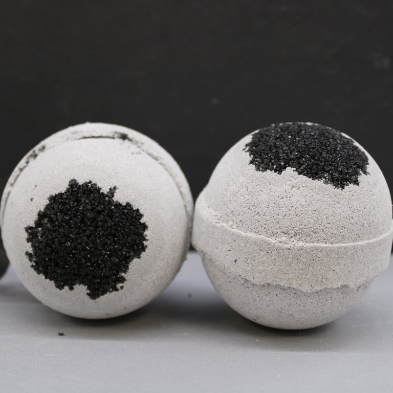 Charcoal Bath Bombs - Natural Detoxifying Sea Salt & Moss Aromatherapy Bath Treats