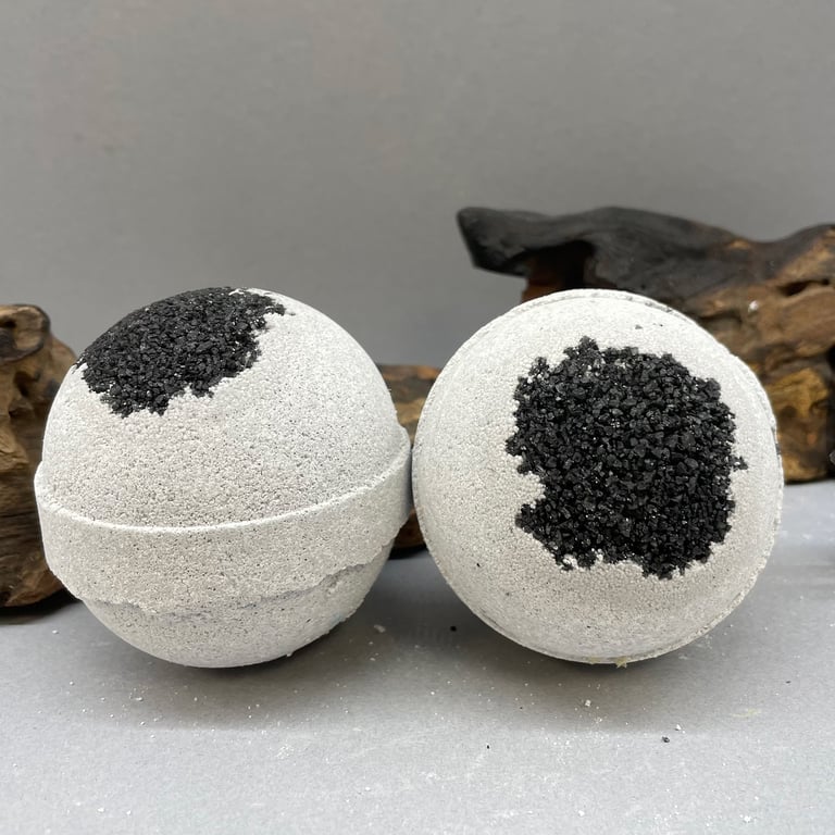 Charcoal Bath Bombs - Natural Detoxifying Sea Salt & Moss Aromatherapy Bath Treats