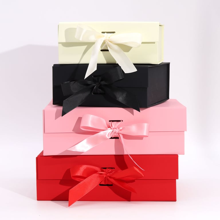 Large Flat Pack Ivory Gift Box - 28.2x20.2x9.2cm, Compact and Versatile Packaging Solution
