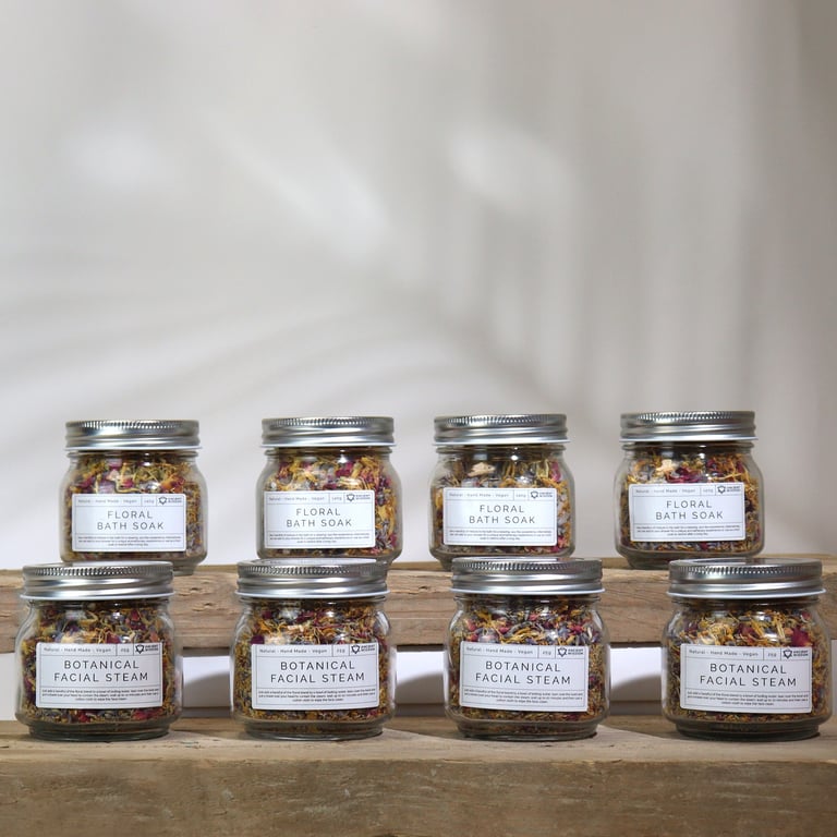 Natural Floral Bath Soak for Relaxation - 140g Herbal Blend