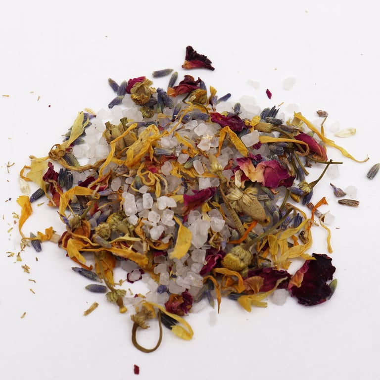 Natural Floral Bath Soak for Relaxation - 140g Herbal Blend