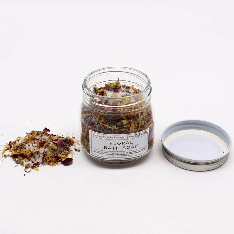Natural Floral Bath Soak for Relaxation - 140g Herbal Blend