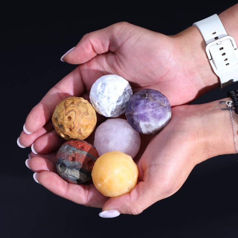 Sola Goldstone Stand with Yellow Jade Planet (SATURN) - Decorative Cosmic Orb Accessory