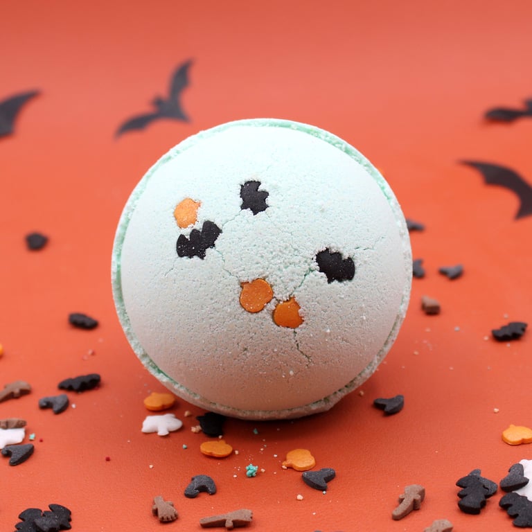 Coconut & Lime Scented Halloween Bath Bomb - Relaxing Coconut Oil Soak