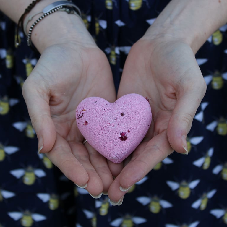 Romantic Ylang & Rose Love Heart Bath Bomb 70g - Scented Bath Gift