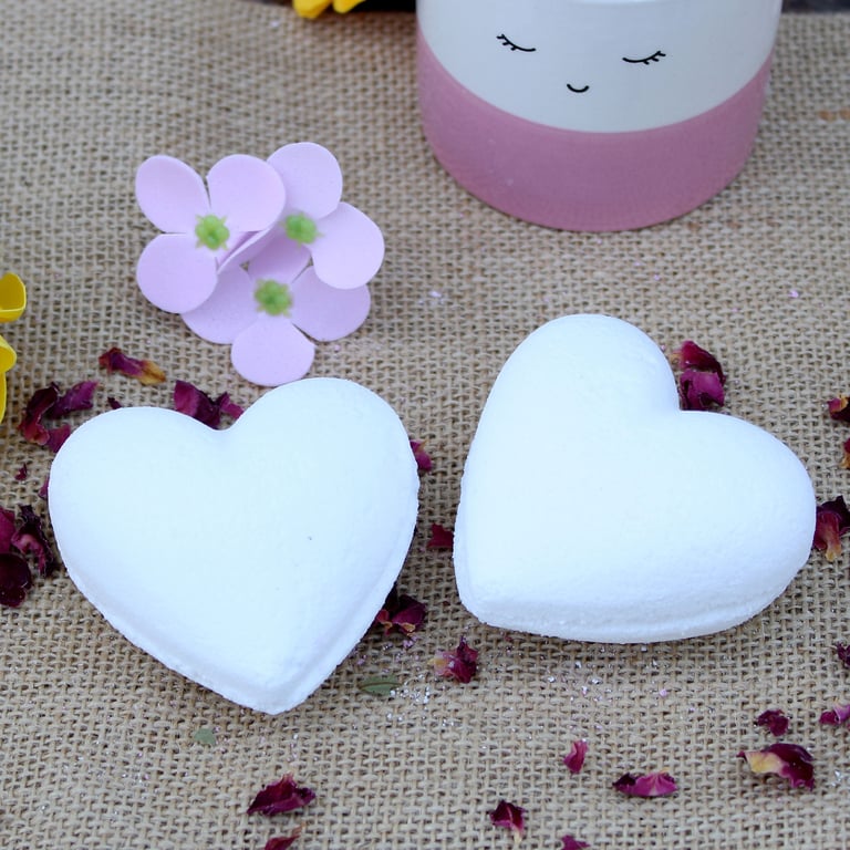 Coconut Love Heart Bath Bomb 70g - Romantic Fragrant Relaxation