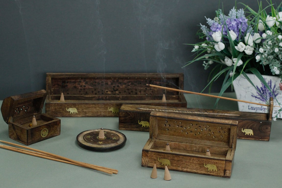 Natural Mango Wood Smoke Boxes - Premium Wooden Smoking Accessories Set for Home Use