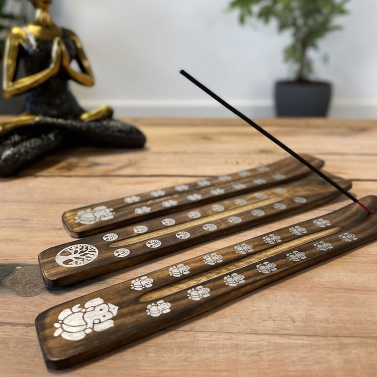 Carved Mango Wood Ashcatcher with Burnt Finish - Natural Home Decor Ashtray