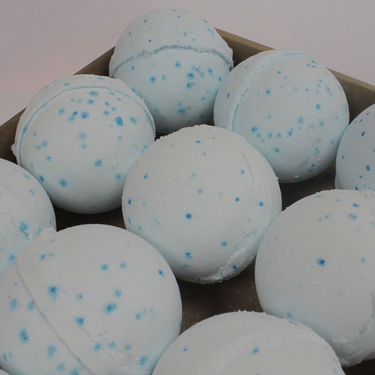 Ocean Bath Bomb - Relaxing Scented Sea Salt Bath Fizzer for Stress Relief and Aromatherapy Bliss