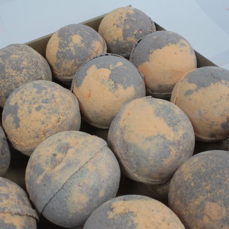 Chocolate and Orange Scented Bath Bomb - Relaxing Fragrant Bubbles for Soothing Baths