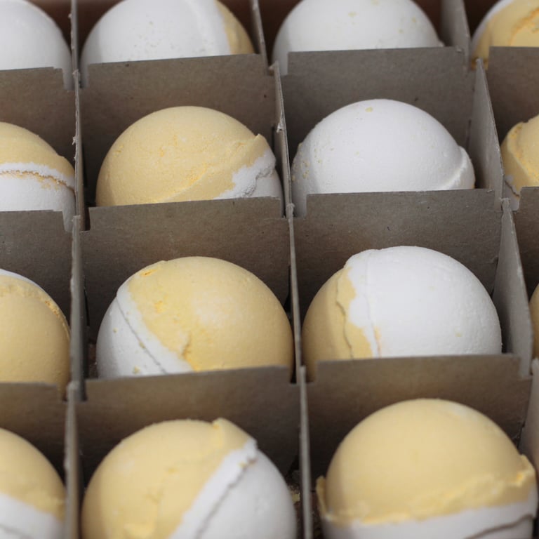 Lemon Meringue Pie Scented Bath Bomb - Soothing Lemon Fragrance in a Fizzy Bubble Experience