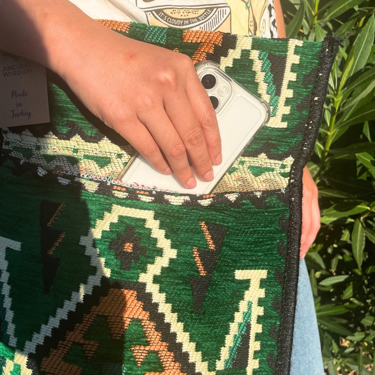 Green Kilim Messenger Bag - Vibrant Emerald Design - Brand Name Here